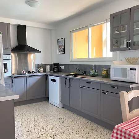 Superbe T3 Avec Loggias Fermées, Garage, Et Wifi à Balaruc-les-bains, Classé 3 étoiles - Fr-1-553-216 Appartement