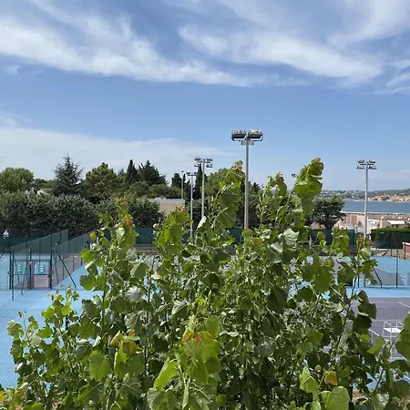 Superbe T3 Avec Loggias Fermees, Garage, Et Wifi A Balaruc-les-bains, Classe 3 Etoiles - Fr-1-553-216 Balaruc-les-Bains