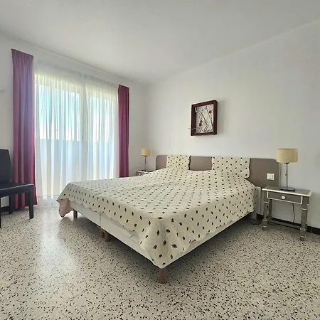 Superbe T3 Avec Loggias Fermees, Garage, Et Wifi A Balaruc-les-bains, Classe 3 Etoiles - Fr-1-553-216 *